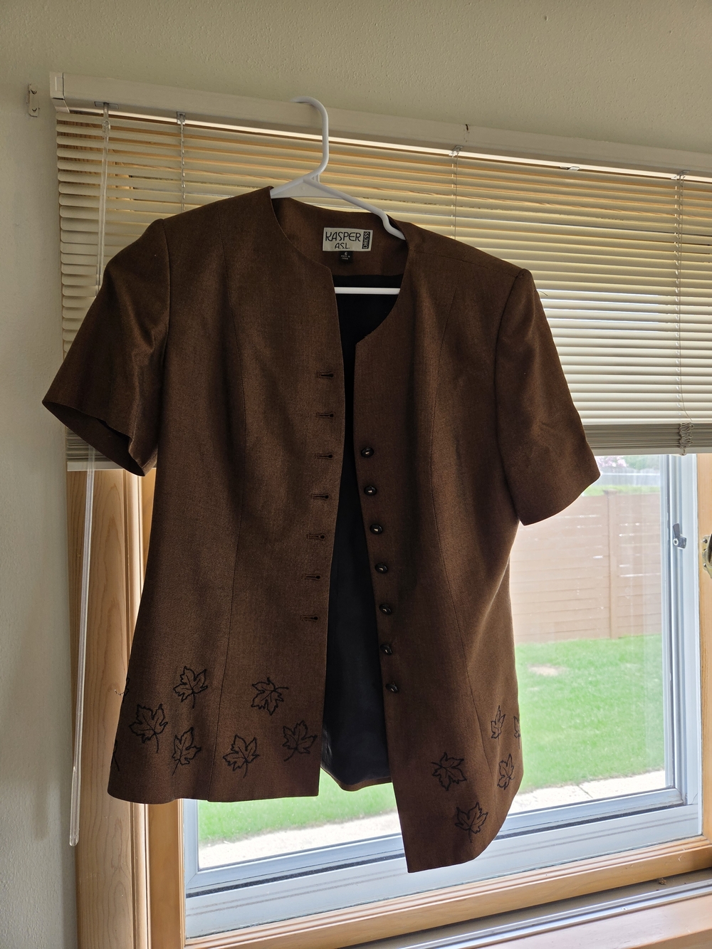 Kasper Brown Short Sleeve Button Jacket with Leaf Embroidery